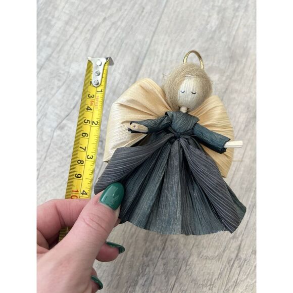 Nans Corn Husk Doll Handcrafted Folk Art - Christmas Angel Ornament - Picture 5 of 5